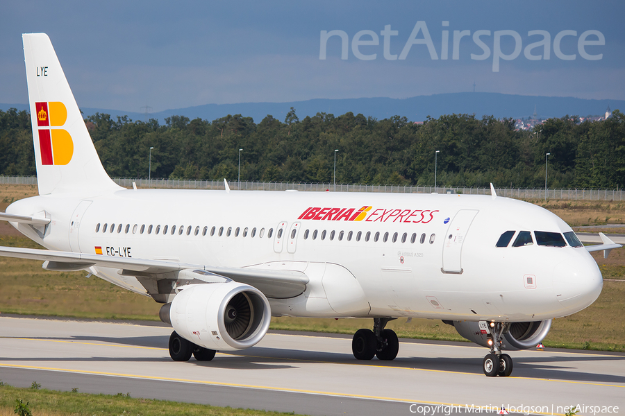 Iberia Express Airbus A320-216 (EC-LYE) | Photo 54803