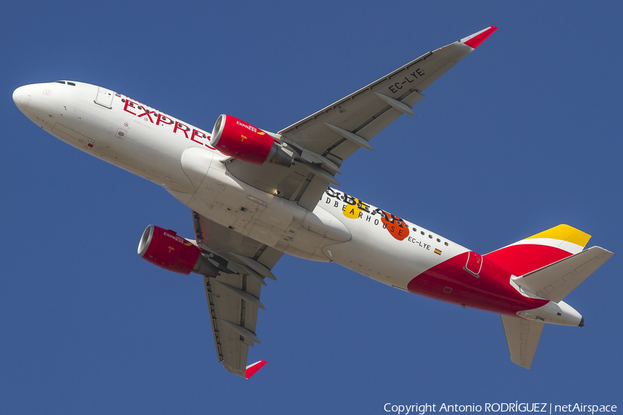 Iberia Express Airbus A320-216 (EC-LYE) | Photo 137217