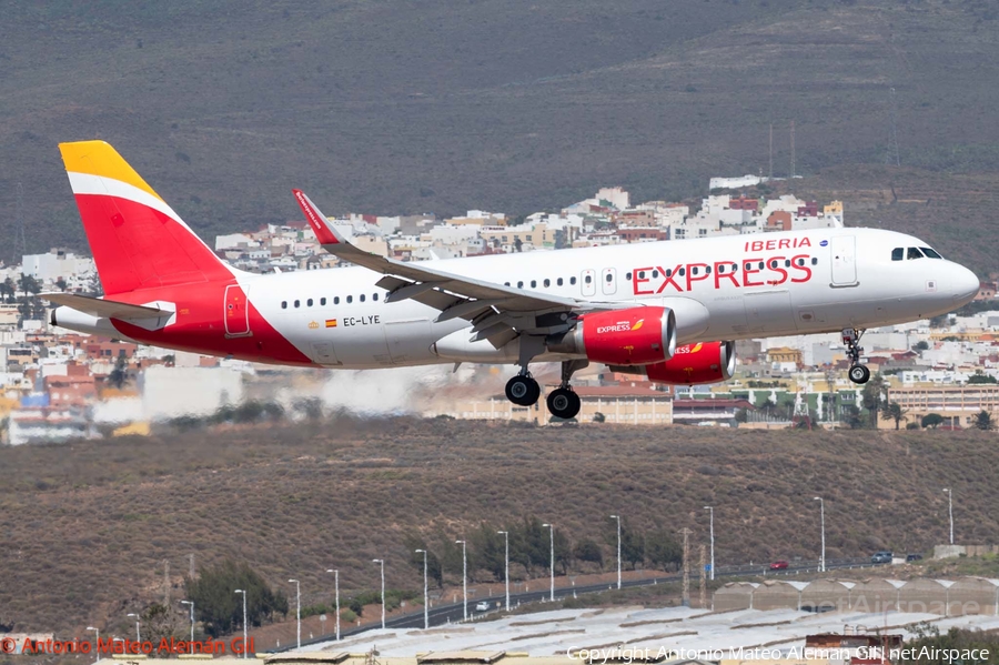 Iberia Express Airbus A320-216 (EC-LYE) | Photo 681551