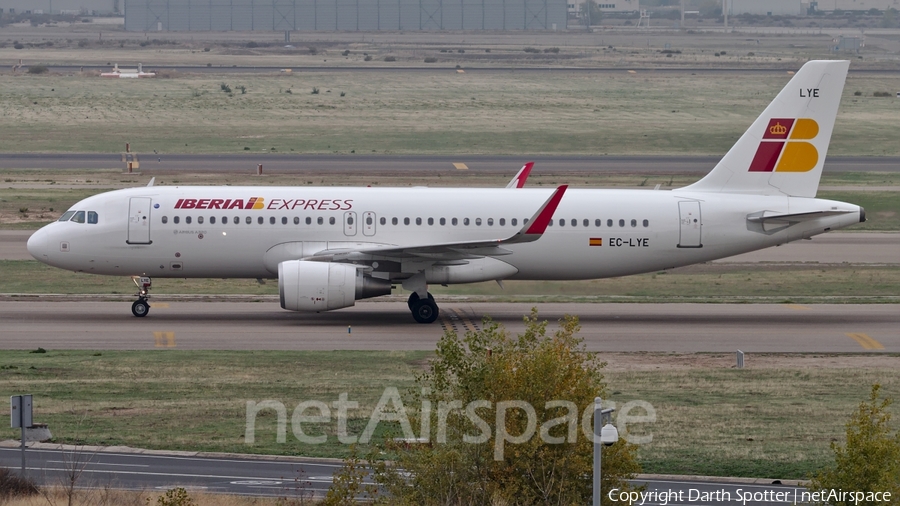 Iberia Express Airbus A320-216 (EC-LYE) | Photo 233485