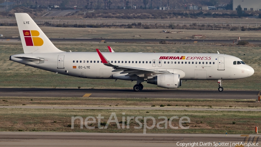 Iberia Express Airbus A320-216 (EC-LYE) | Photo 233487