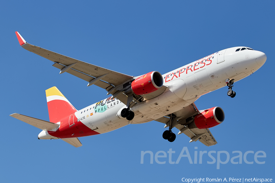 Iberia Express Airbus A320-216 (EC-LYE) | Photo 282915