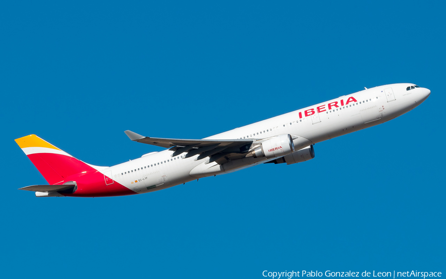 Iberia Airbus A330-302 (EC-LYF) | Photo 352574