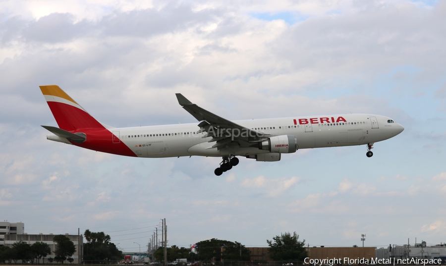 Iberia Airbus A330-302 (EC-LYF) | Photo 312752