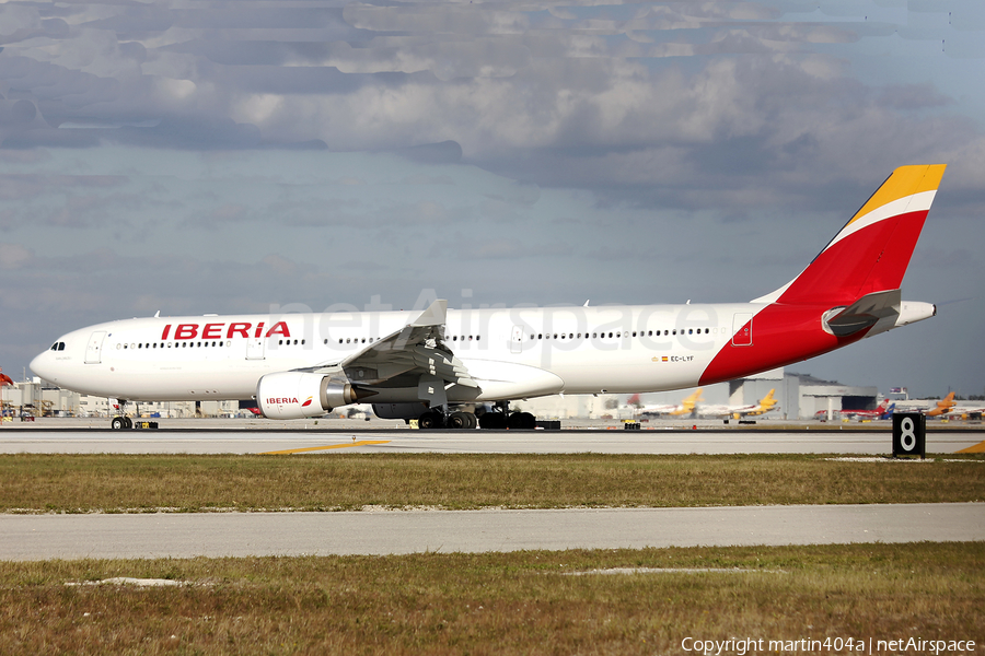 Iberia Airbus A330-302 (EC-LYF) | Photo 40932