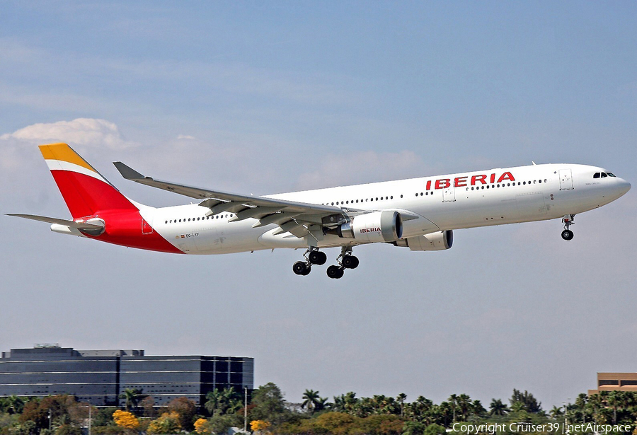 Iberia Airbus A330-302 (EC-LYF) | Photo 99929