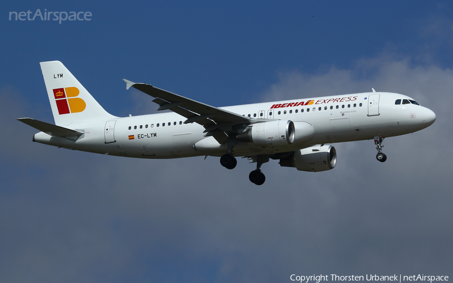 Iberia Express Airbus A320-216 (EC-LYM) | Photo 121343