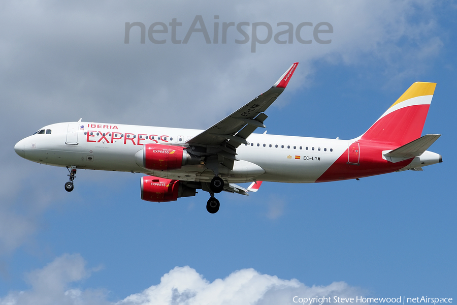 Iberia Express Airbus A320-216 (EC-LYM) | Photo 534764