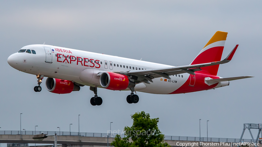 Iberia Express Airbus A320-216 (EC-LYM) | Photo 437113