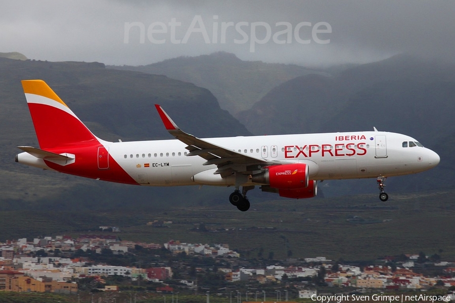 Iberia Express Airbus A320-216 (EC-LYM) | Photo 137940