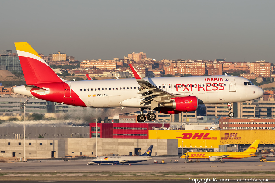 Iberia Express Airbus A320-216 (EC-LYM) | Photo 322191