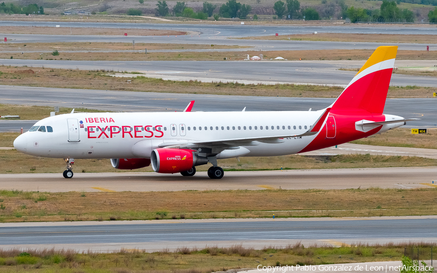 Iberia Express Airbus A320-216 (EC-LYM) | Photo 339032