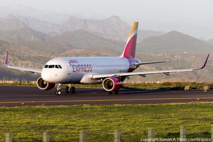 Iberia Express Airbus A320-216 (EC-LYM) | Photo 274785