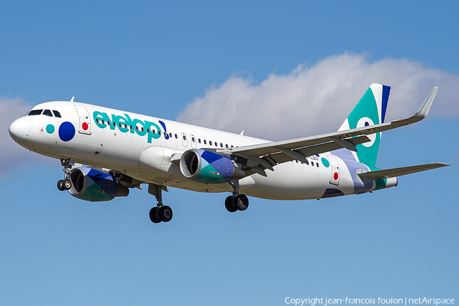 Evelop Airlines Airbus A320-214 (EC-LZD) | Photo 149244