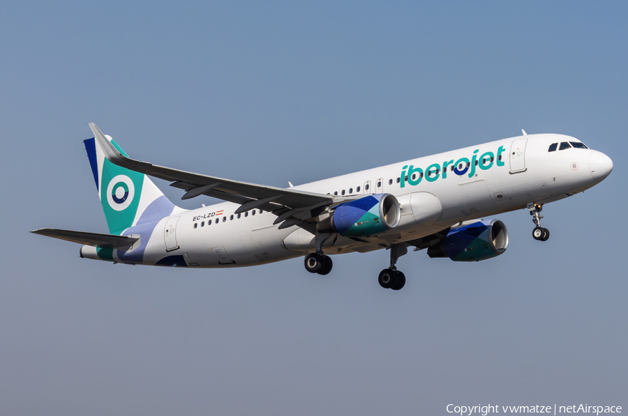 Iberojet Airbus A320-214 (EC-LZD) | Photo 522017