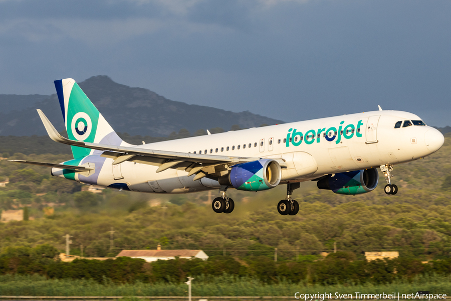 Iberojet Airbus A320-214 (EC-LZD) | Photo 584312