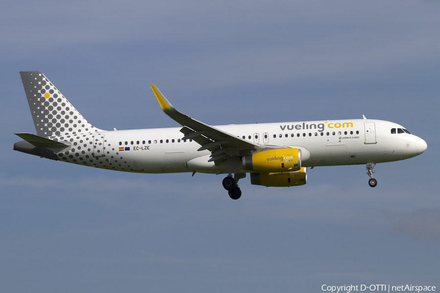 Vueling Airbus A320-232 (EC-LZE) | Photo 437735