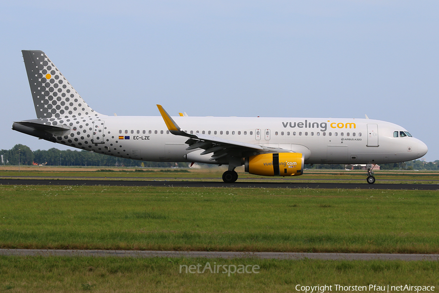 Vueling Airbus A320-232 (EC-LZE) | Photo 63126