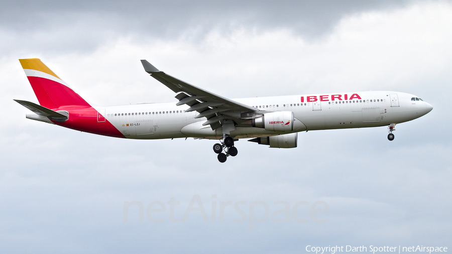 Iberia Airbus A330-302 (EC-LZJ) | Photo 269773