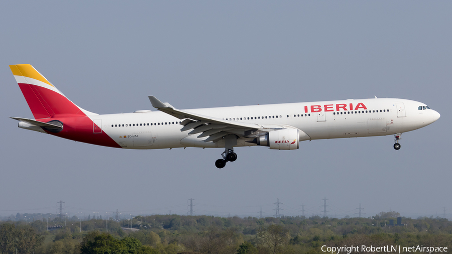 Iberia Airbus A330-302 (EC-LZJ) | Photo 593712