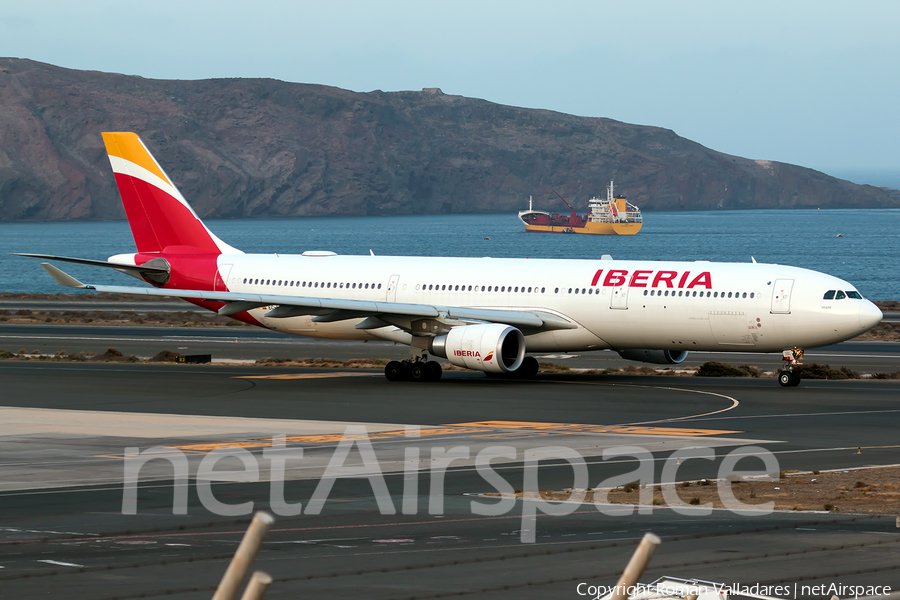 Iberia Airbus A330-302 (EC-LZJ) | Photo 344096