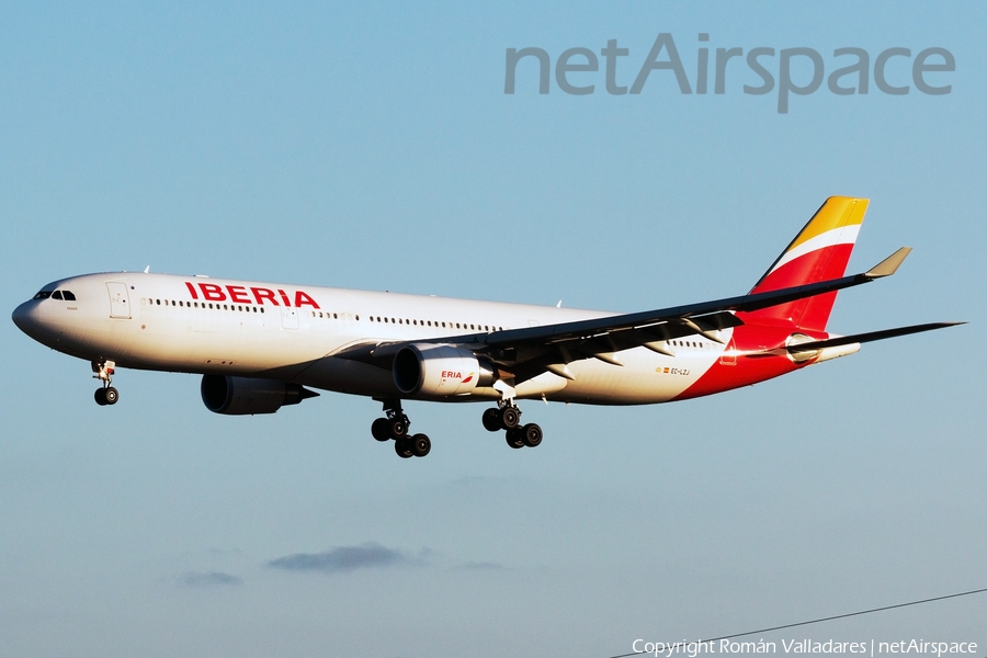 Iberia Airbus A330-302 (EC-LZJ) | Photo 594488