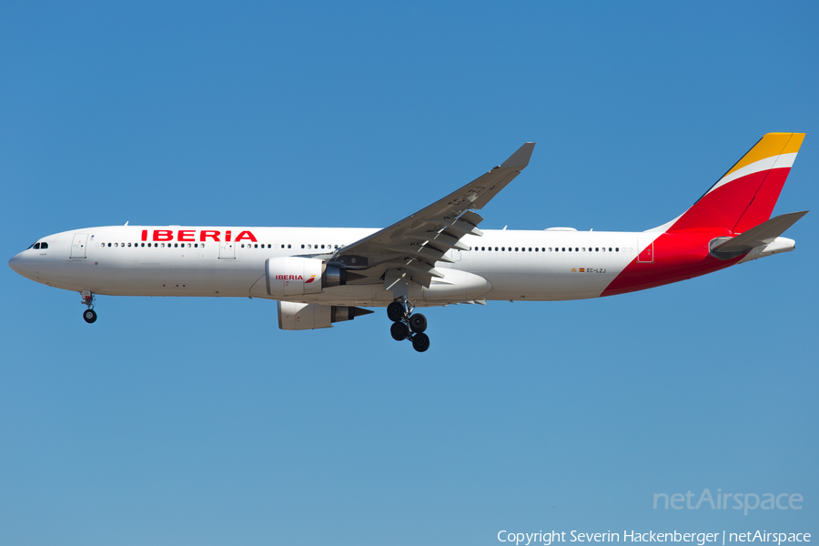 Iberia Airbus A330-302 (EC-LZJ) | Photo 225812