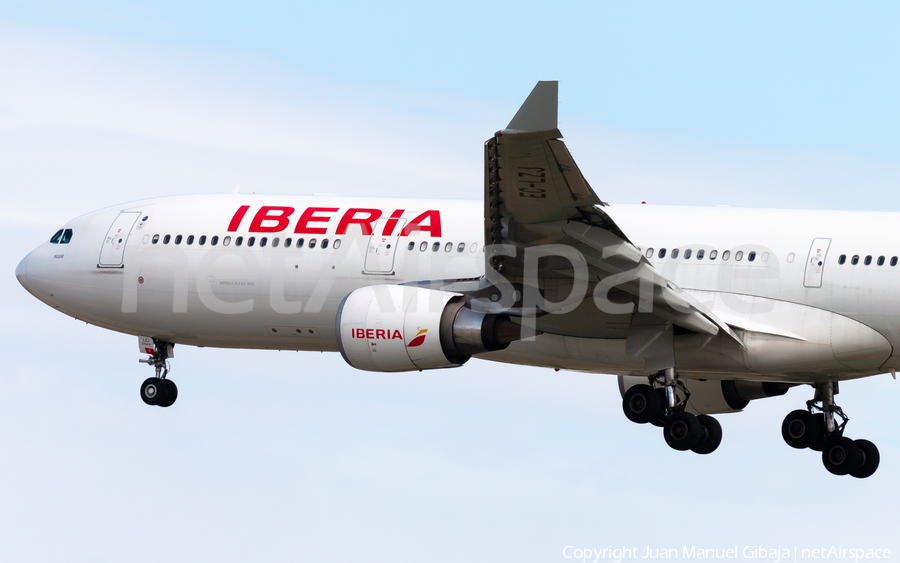 Iberia Airbus A330-302 (EC-LZJ) | Photo 357624