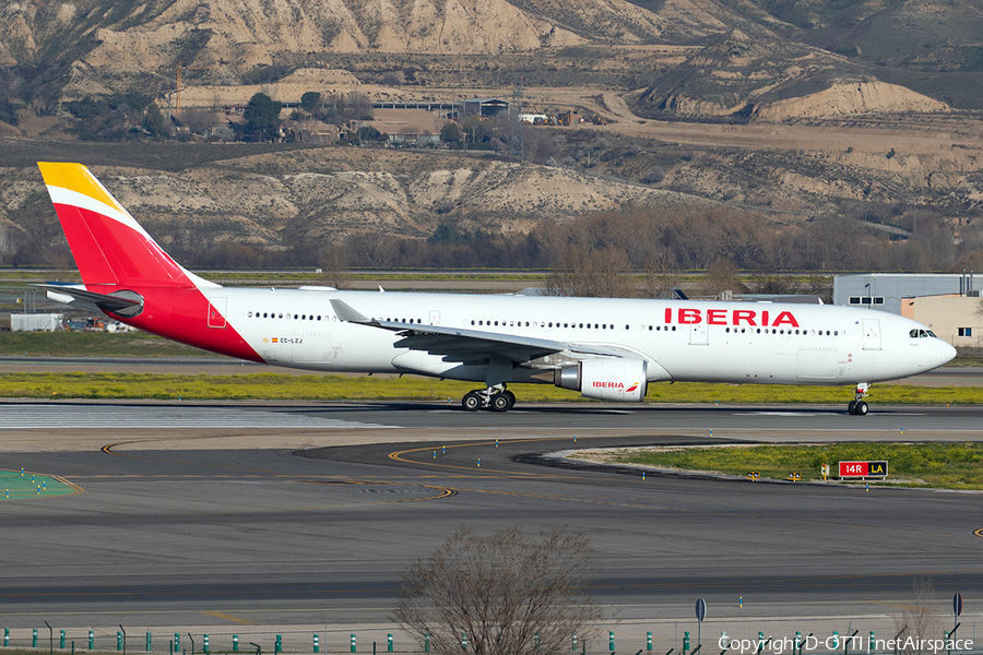 Iberia Airbus A330-302 (EC-LZJ) | Photo 375035