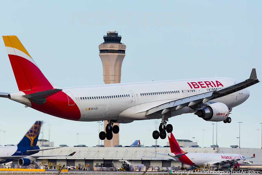 Iberia Airbus A330-302 (EC-LZJ) | Photo 97027