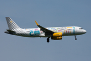 Vueling Airbus A320-232 (EC-LZM) at  Munich, Germany