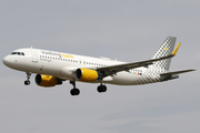 Vueling Airbus A320-214 (EC-LZN) at  Barcelona - El Prat, Spain