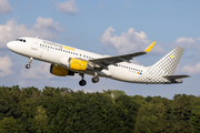 Vueling Airbus A320-214 (EC-LZN) at  Hamburg - Fuhlsbuettel (Helmut Schmidt), Germany