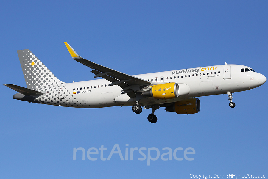 Vueling Airbus A320-214 (EC-LZN) | Photo 368283