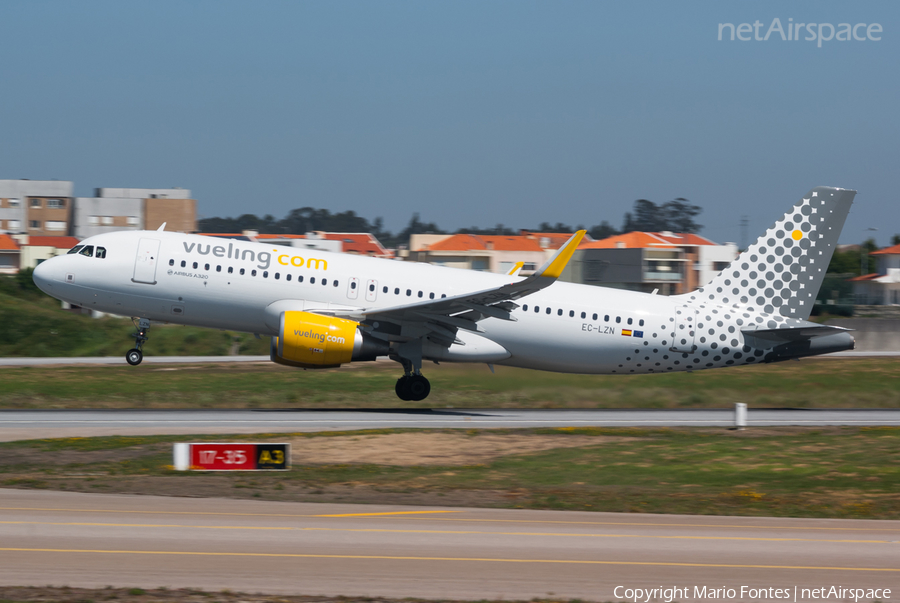 Vueling Airbus A320-214 (EC-LZN) | Photo 319389