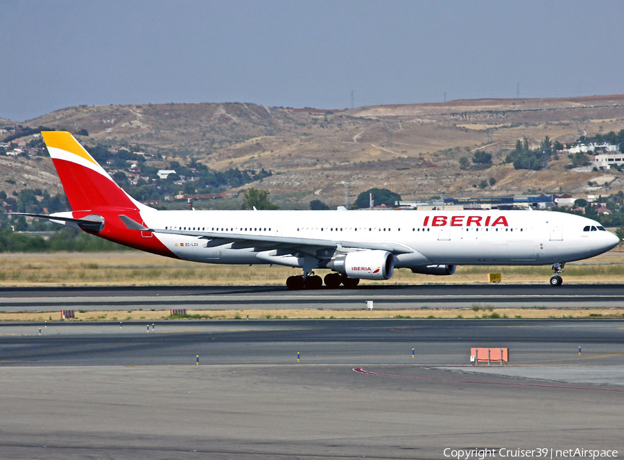 Iberia Airbus A330-302 (EC-LZX) | Photo 188673