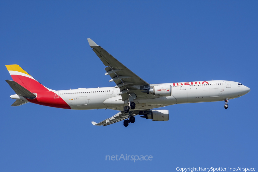 Iberia Airbus A330-302 (EC-LZX) | Photo 329877