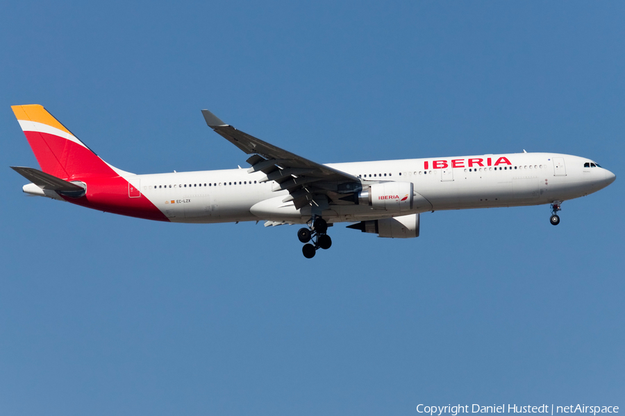 Iberia Airbus A330-302 (EC-LZX) | Photo 632597