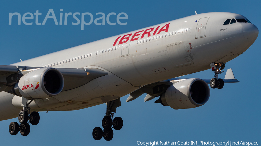 Iberia Airbus A330-302 (EC-LZX) | Photo 296911