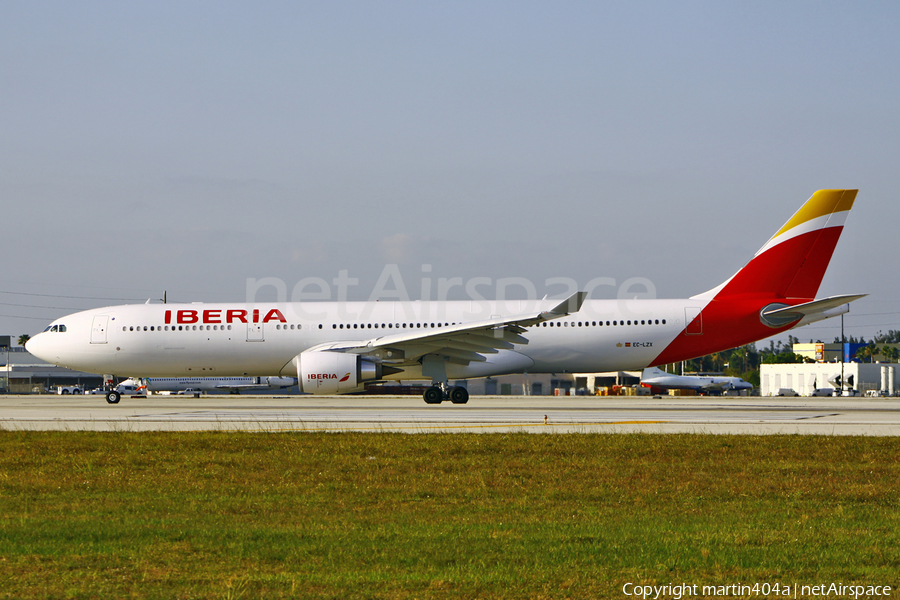 Iberia Airbus A330-302 (EC-LZX) | Photo 46045