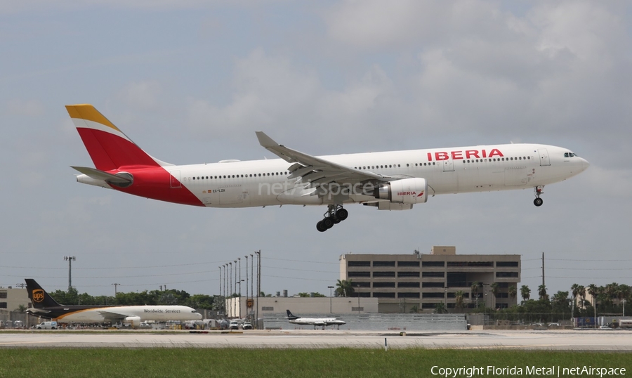 Iberia Airbus A330-302 (EC-LZX) | Photo 543333