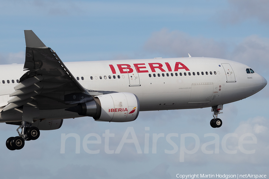 Iberia Airbus A330-302 (EC-LZX) | Photo 608867