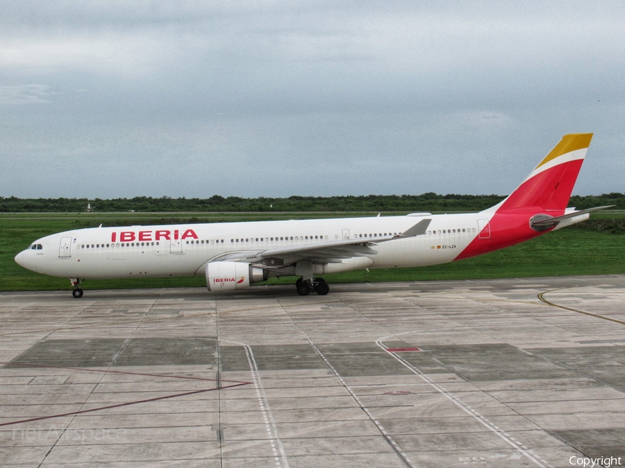 Iberia Airbus A330-302 (EC-LZX) | Photo 351176