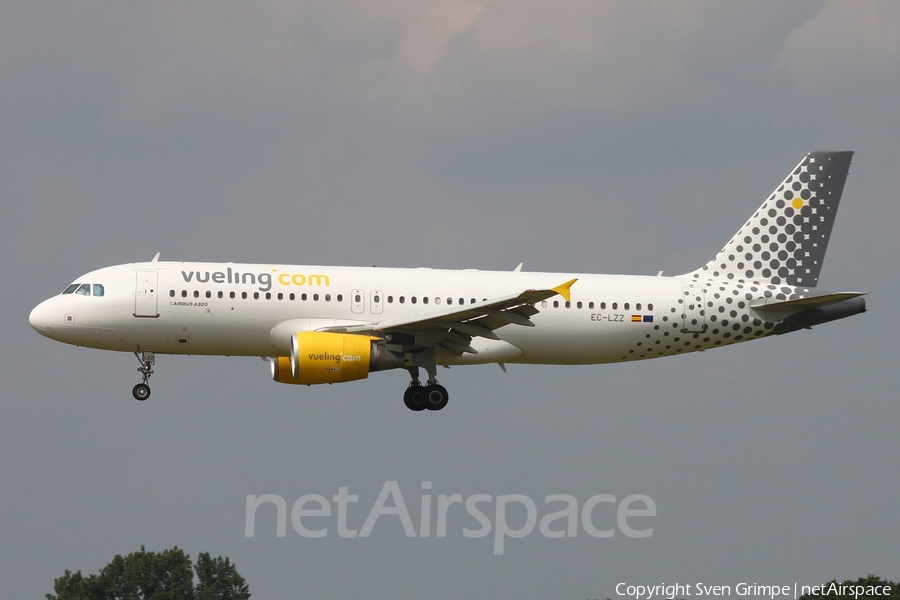 Vueling Airbus A320-214 (EC-LZZ) | Photo 53652