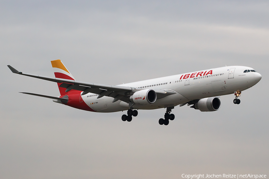 Iberia Airbus A330-302 (EC-MAA) | Photo 101438