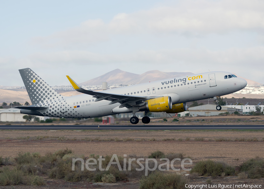 Vueling Airbus A320-214 (EC-MAH) | Photo 312004