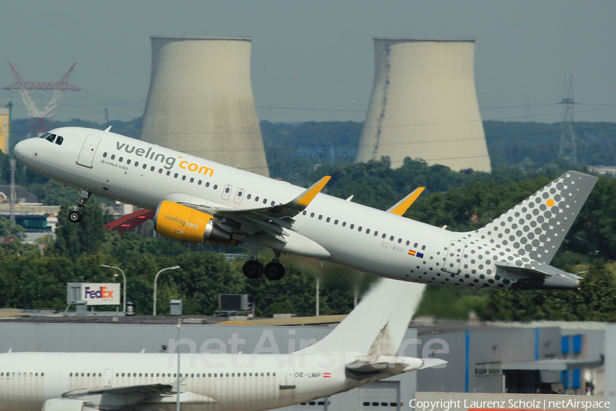 Vueling Airbus A320-214 (EC-MAH) | Photo 63315
