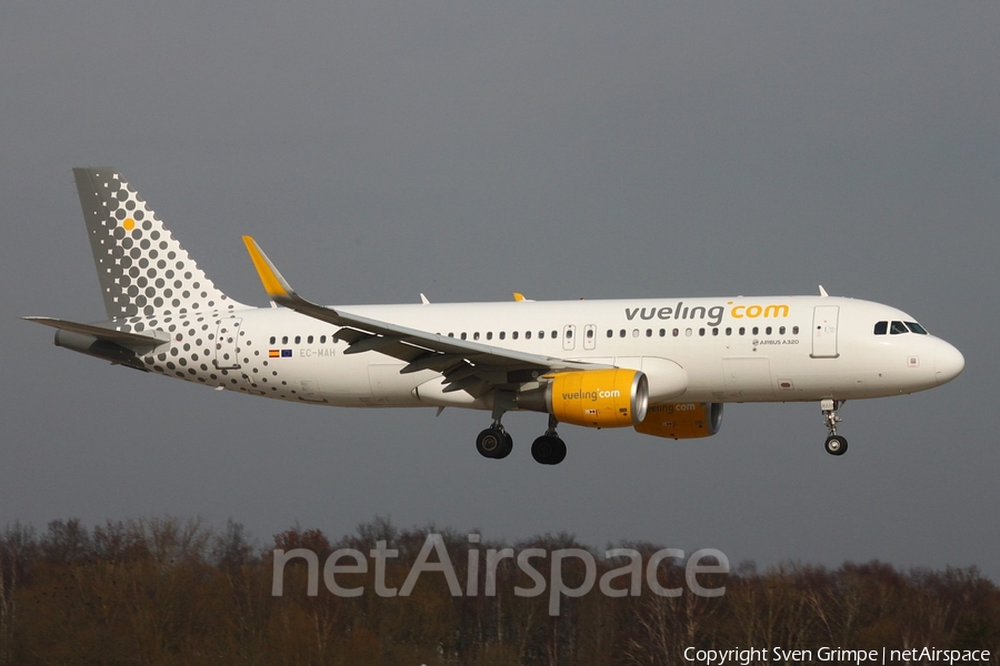 Vueling Airbus A320-214 (EC-MAH) | Photo 70687