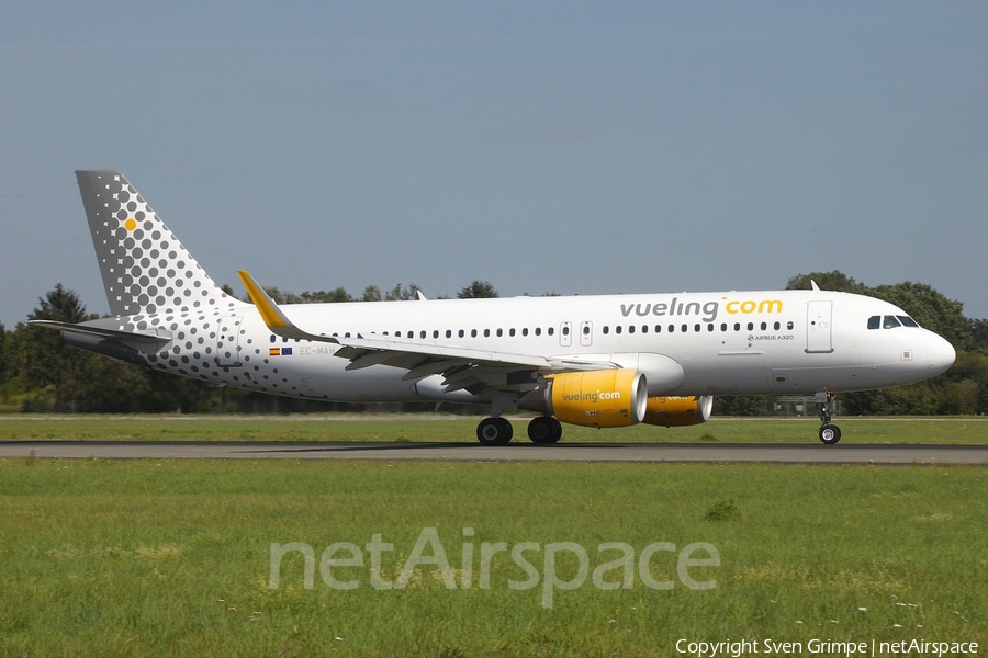 Vueling Airbus A320-214 (EC-MAH) | Photo 358783