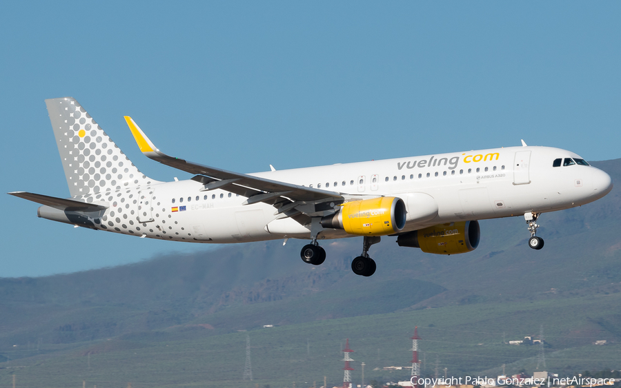 Vueling Airbus A320-214 (EC-MAH) | Photo 334202